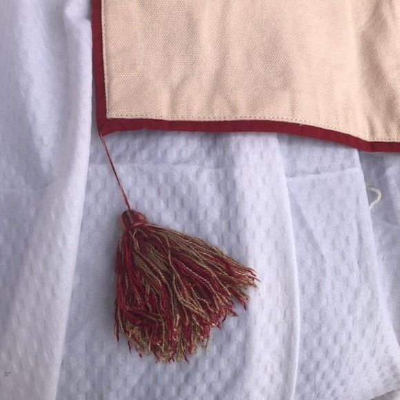 Beige floral embroidered lined‎ Table runner World Market tasseled 70" - Picture 2 of 10